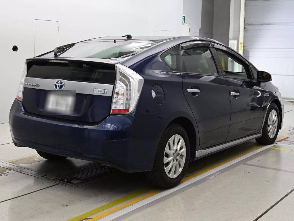 TOYOTA PRIUS PHV