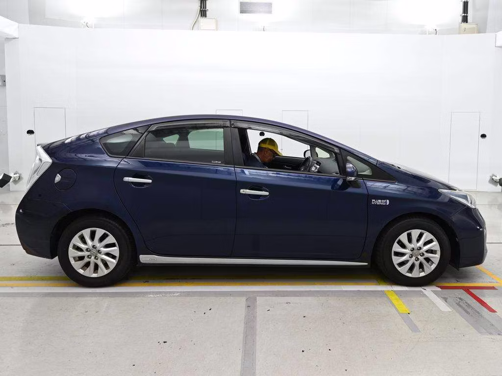TOYOTA PRIUS PHV