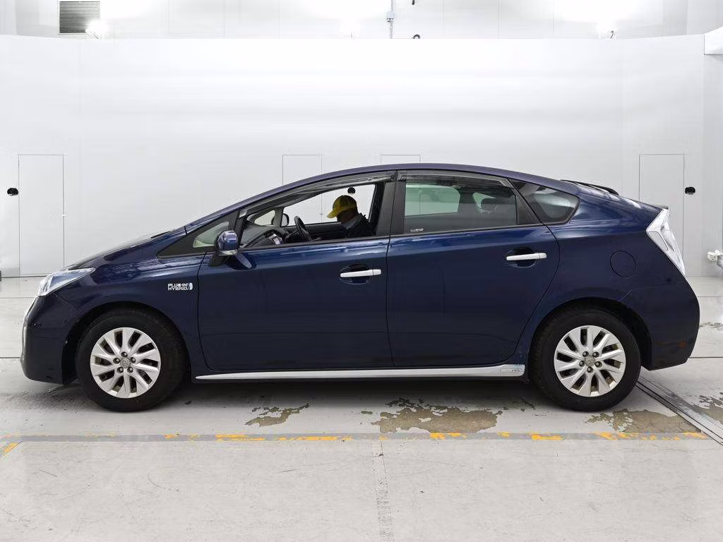 TOYOTA PRIUS PHV