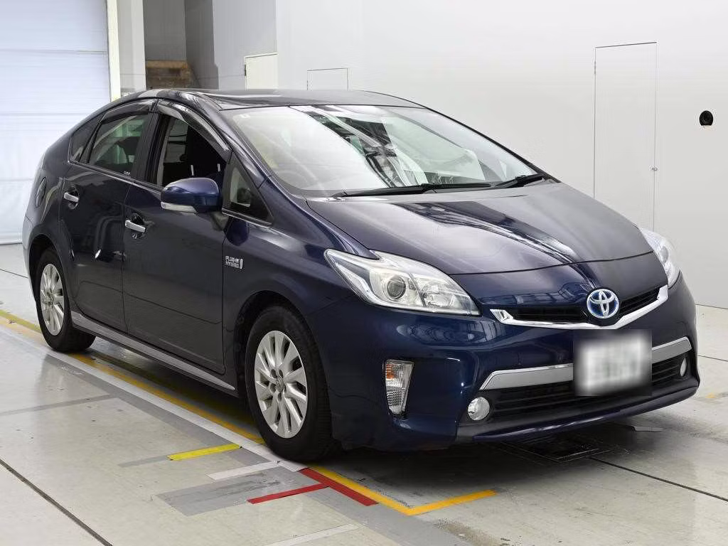 TOYOTA PRIUS PHV