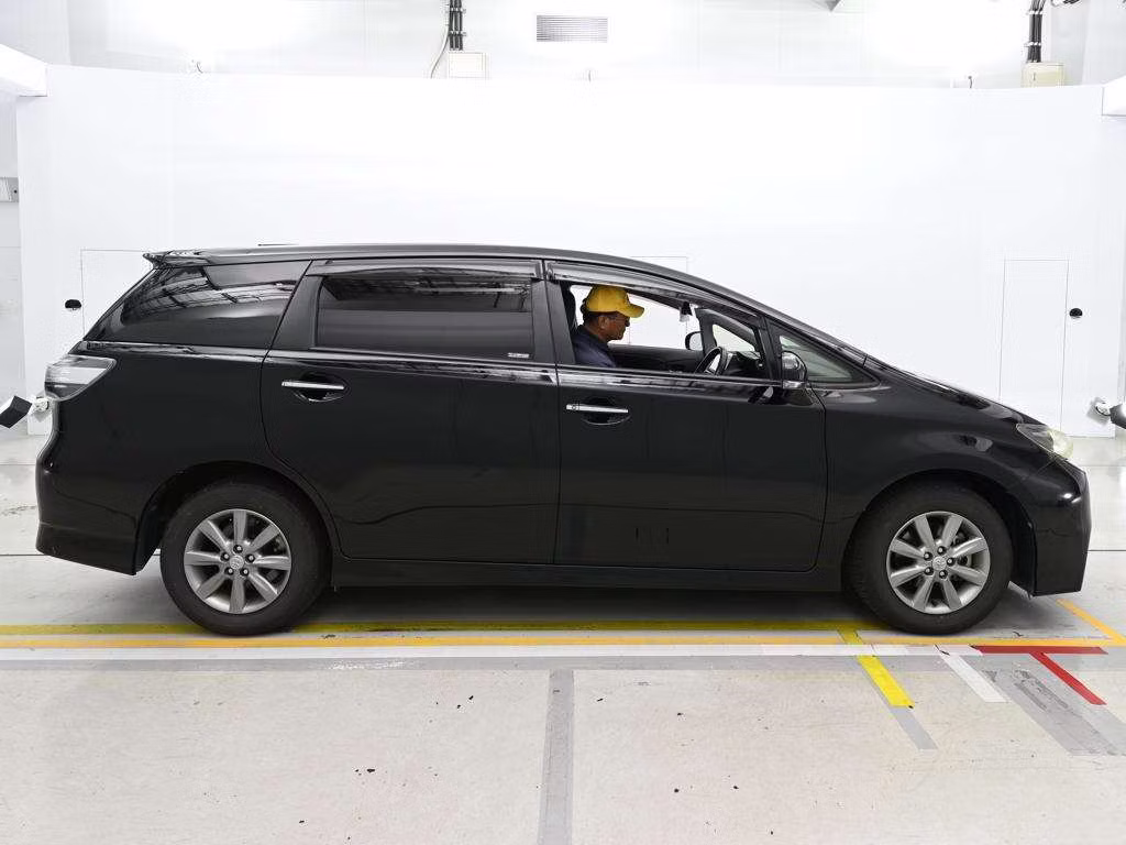 TOYOTA WISH