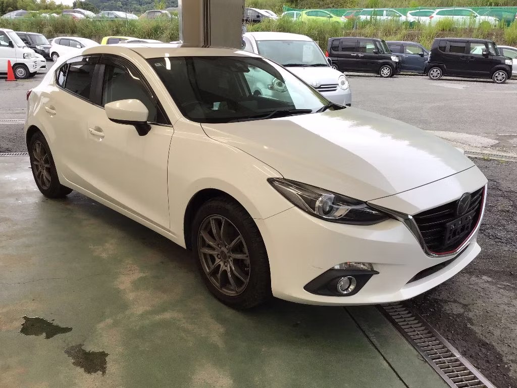 MAZDA AXELA