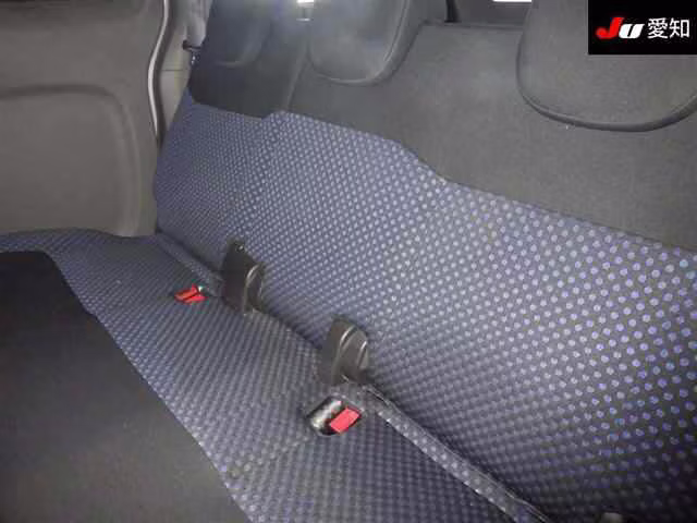 MITSUBISHI DELICA D:3