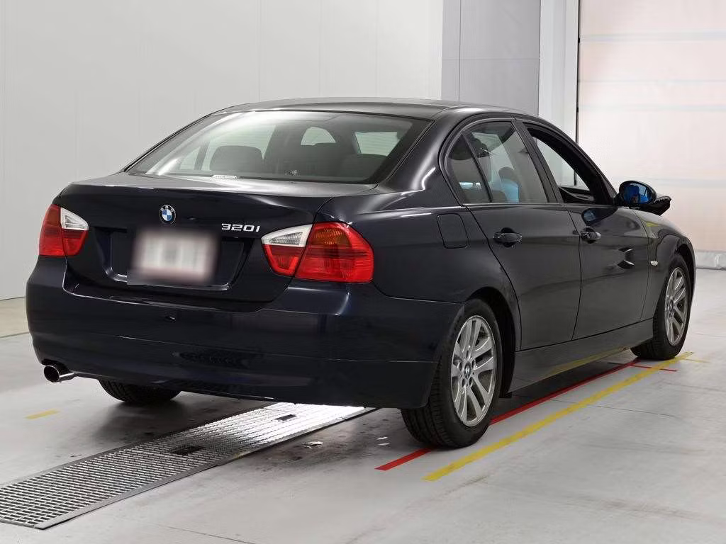 BMW 3-SERIES