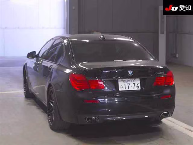 BMW 7-SERIES