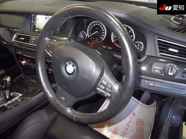 BMW 7-SERIES