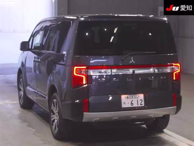 MITSUBISHI DELICA D:5