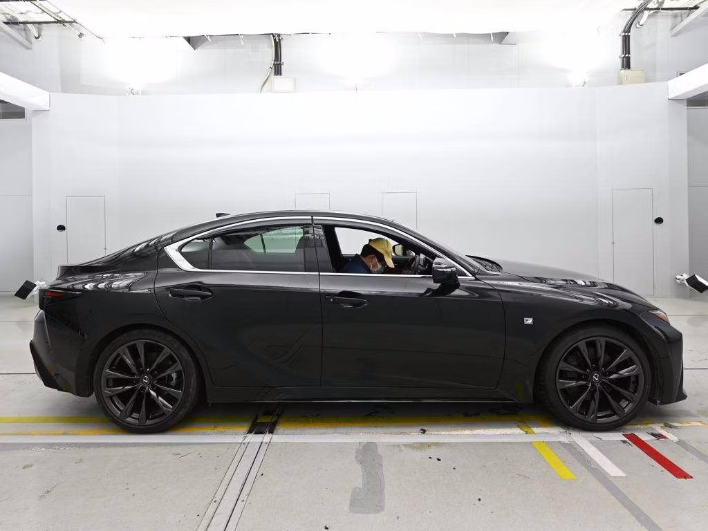 LEXUS IS300H