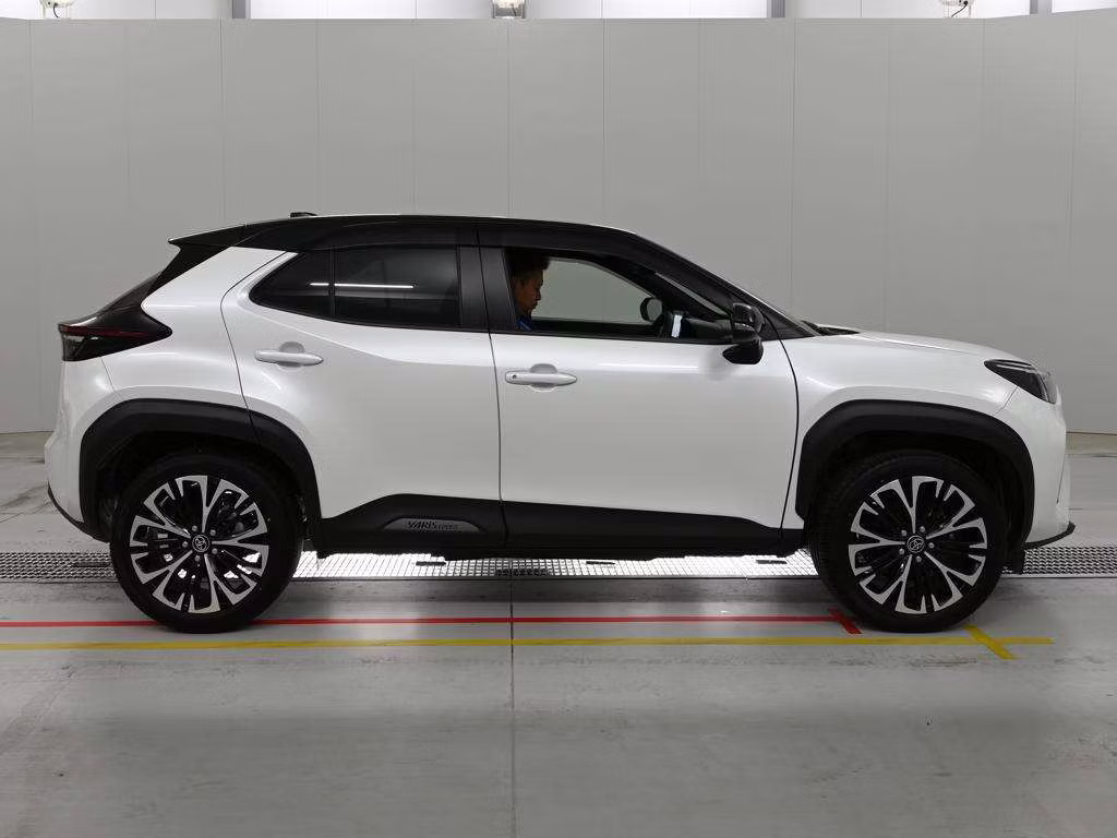 TOYOTA YARIS CROSS