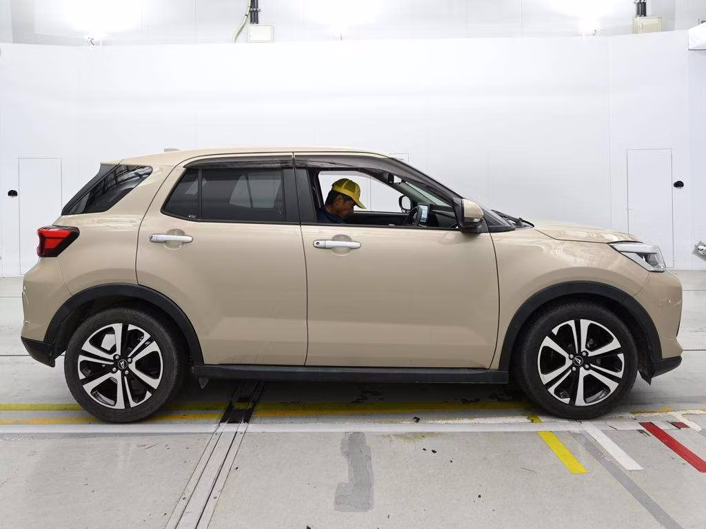 DAIHATSU ROCKY