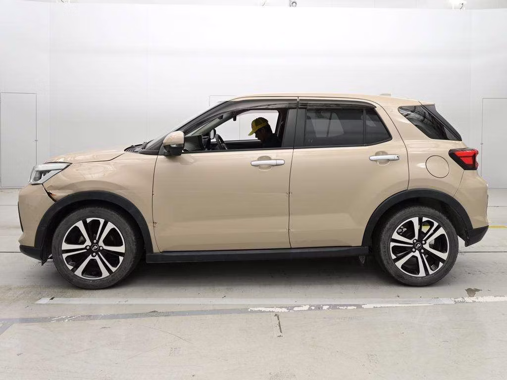 DAIHATSU ROCKY