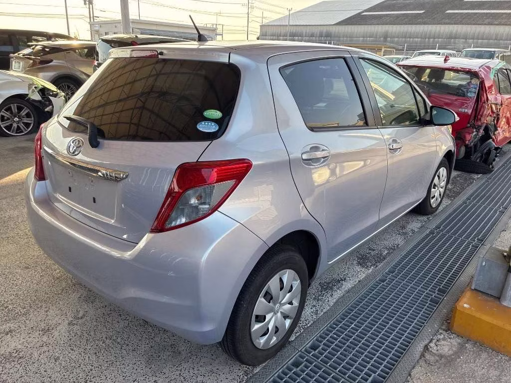 TOYOTA VITZ