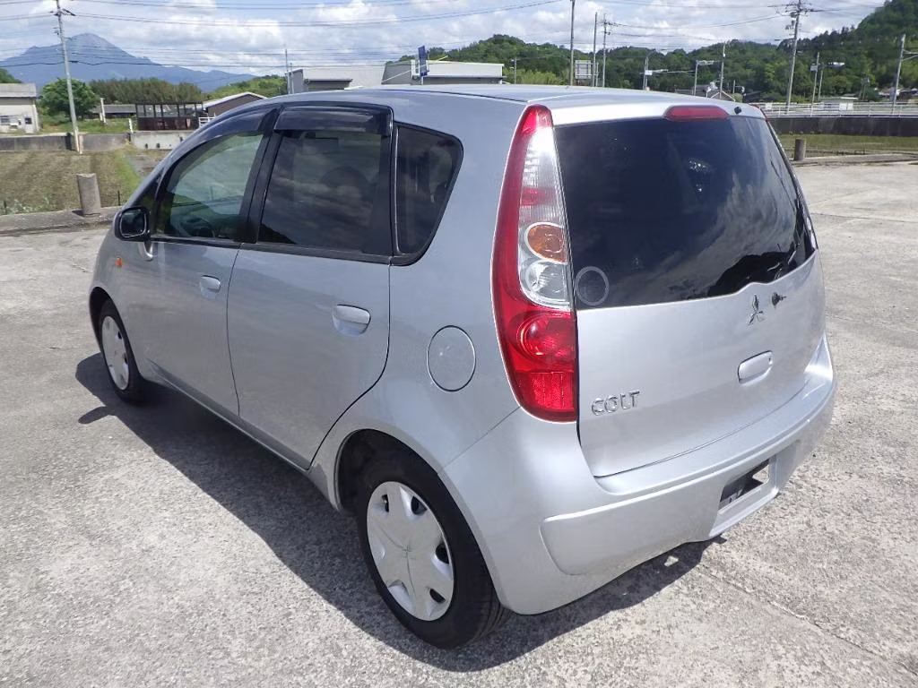 MITSUBISHI COLT