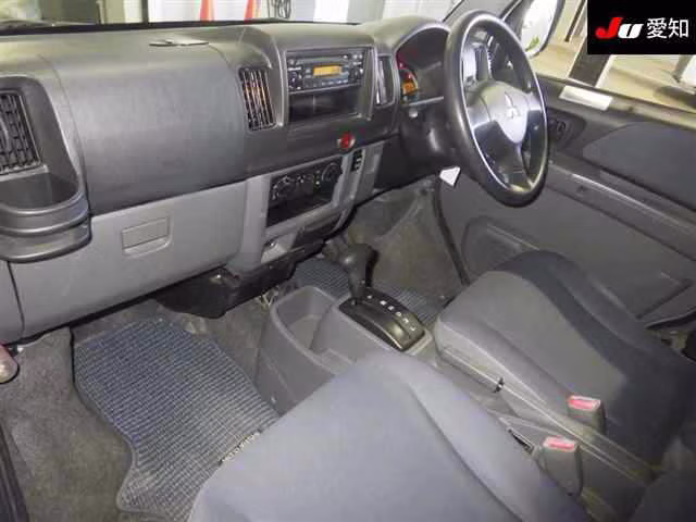 MITSUBISHI MINICAB