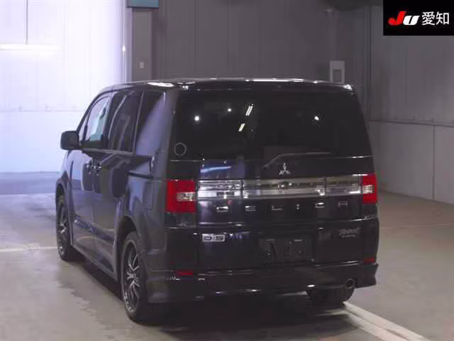 MITSUBISHI DELICA D:5