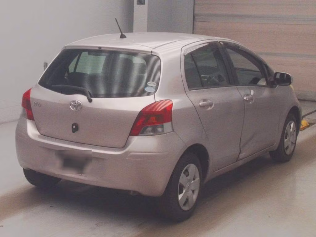 TOYOTA VITZ