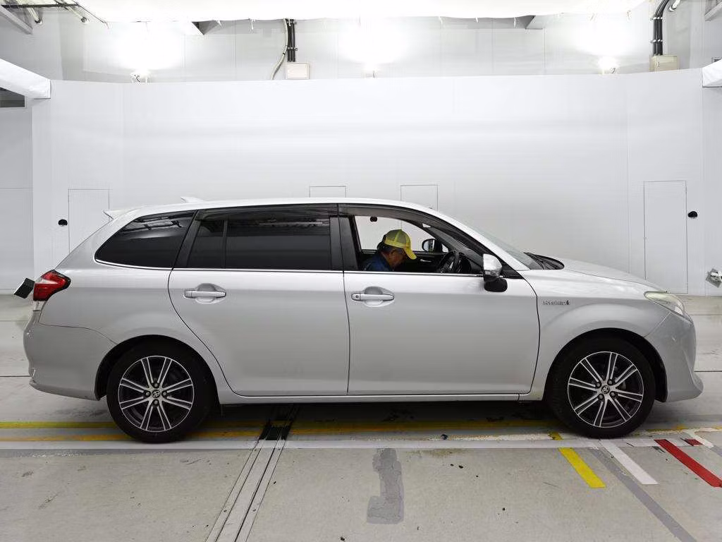 TOYOTA COROLLA FIELDER