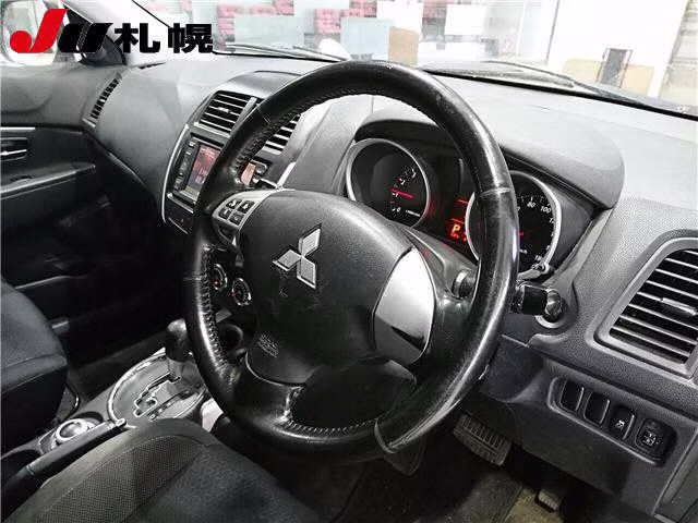 MITSUBISHI RVR