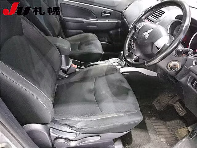 MITSUBISHI RVR