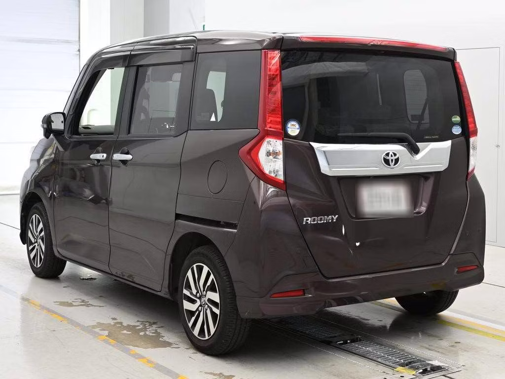 TOYOTA ROOMY