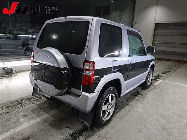 MITSUBISHI PAJERO MINI