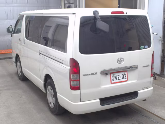 TOYOTA REGIUS ACE