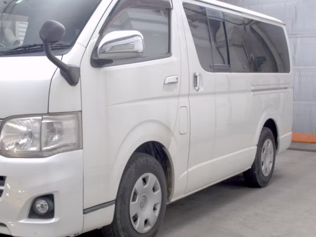 TOYOTA REGIUS ACE
