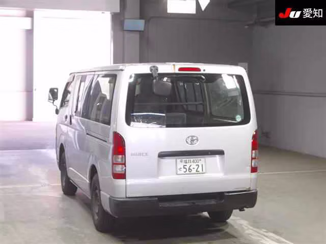 TOYOTA REGIUS ACE