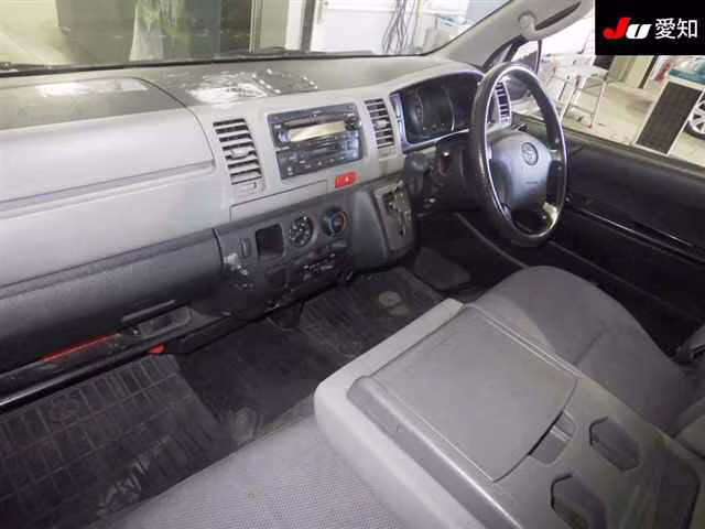 TOYOTA REGIUS ACE