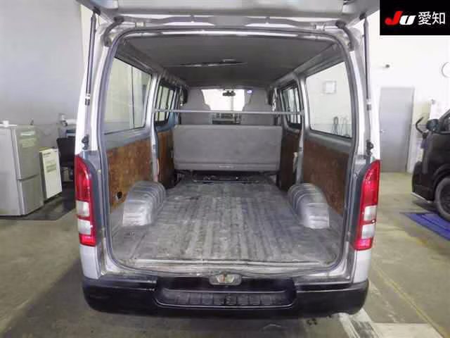 TOYOTA REGIUS ACE