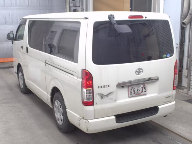 TOYOTA REGIUS ACE