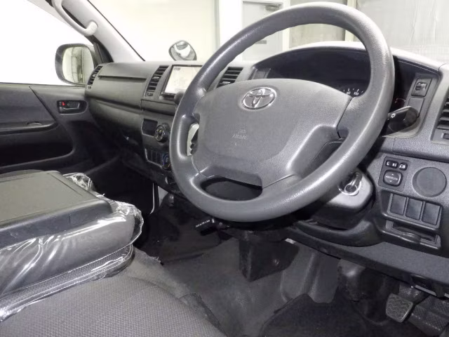 TOYOTA REGIUS ACE