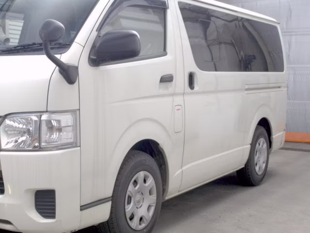 TOYOTA REGIUS ACE