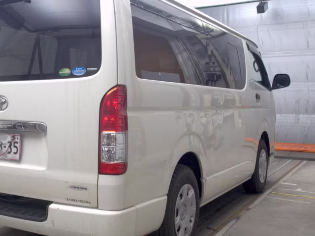 TOYOTA REGIUS ACE