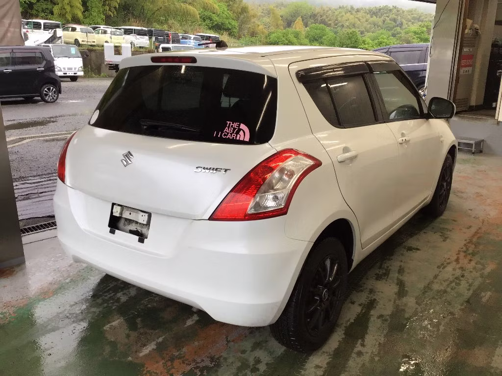 SUZUKI SWIFT