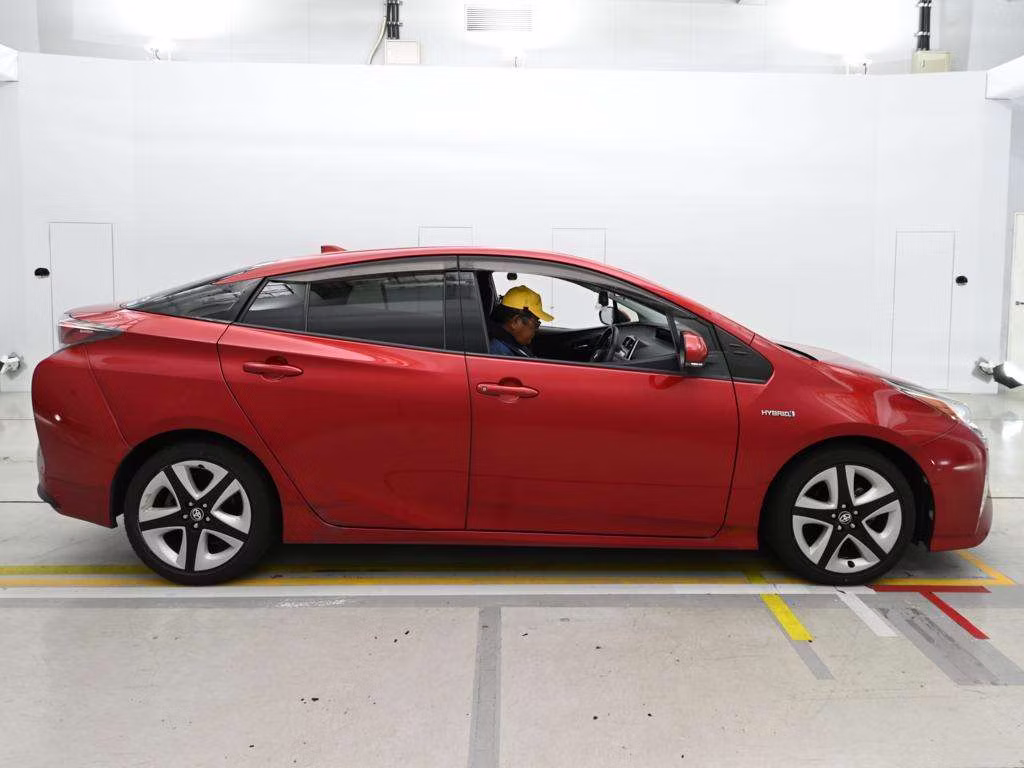 TOYOTA PRIUS