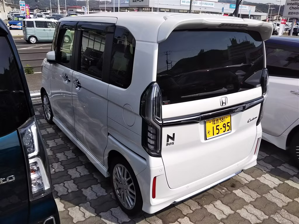 HONDA N-BOX
