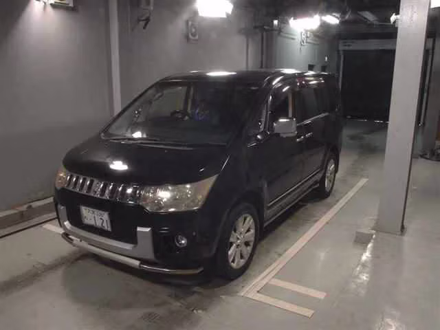MITSUBISHI DELICA D:5