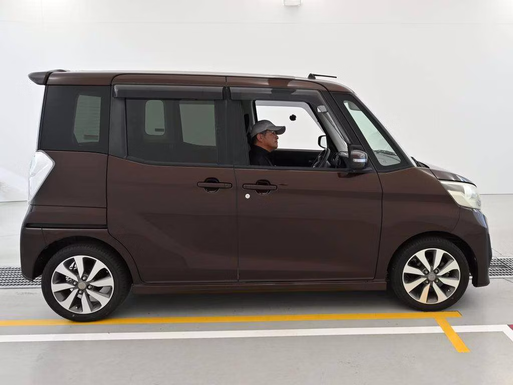 MITSUBISHI EK SPACE