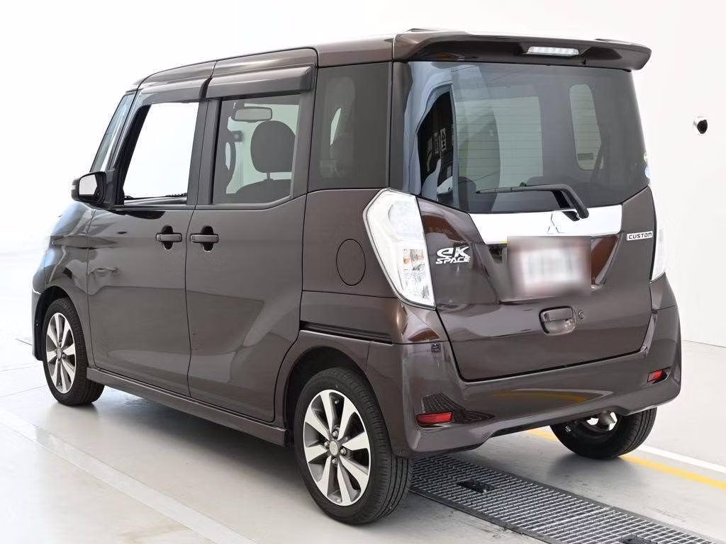 MITSUBISHI EK SPACE