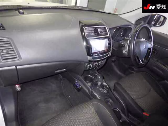 MITSUBISHI RVR