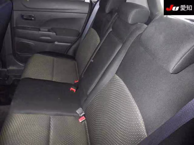 MITSUBISHI RVR