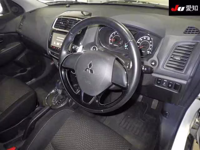 MITSUBISHI RVR
