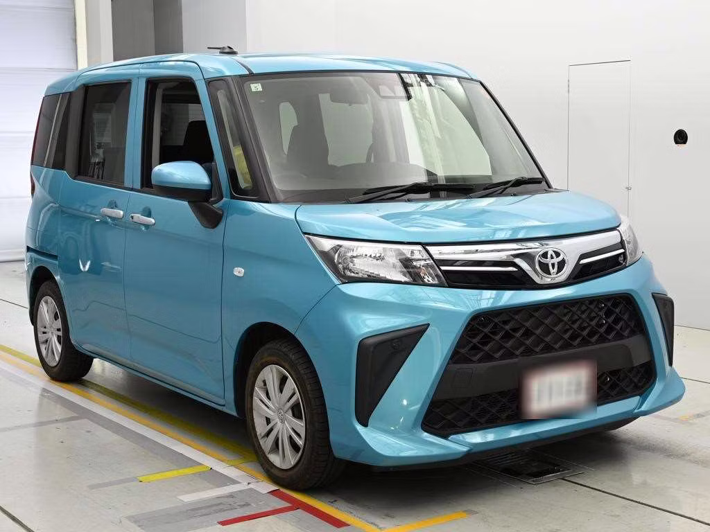 TOYOTA ROOMY