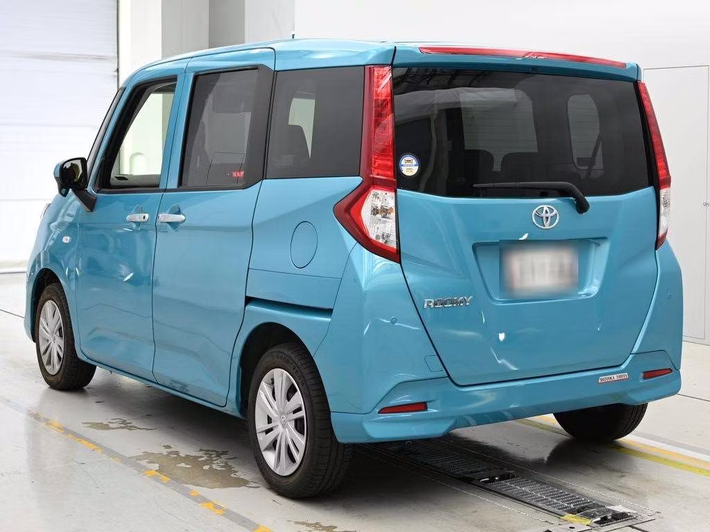 TOYOTA ROOMY
