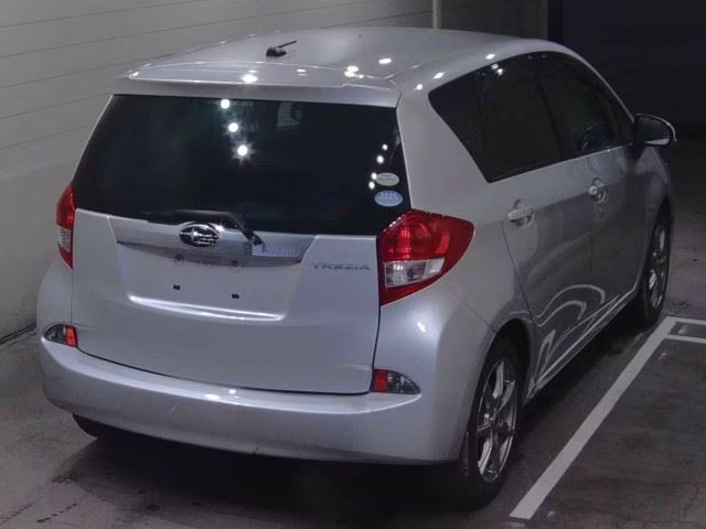 SUBARU TREZIA