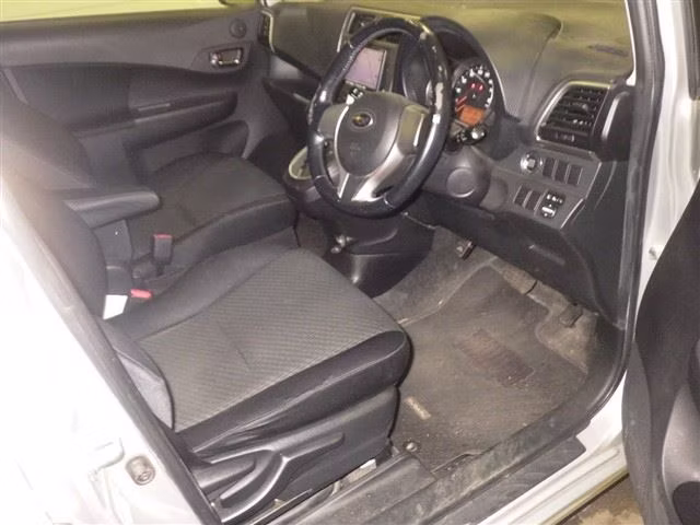 SUBARU TREZIA