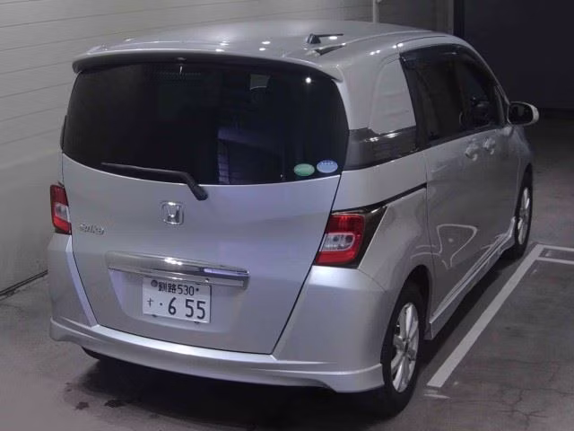 HONDA FREED SPIKE