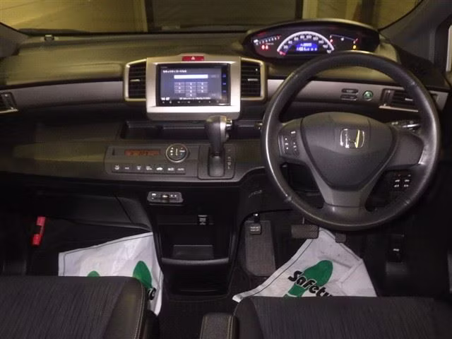 HONDA FREED SPIKE