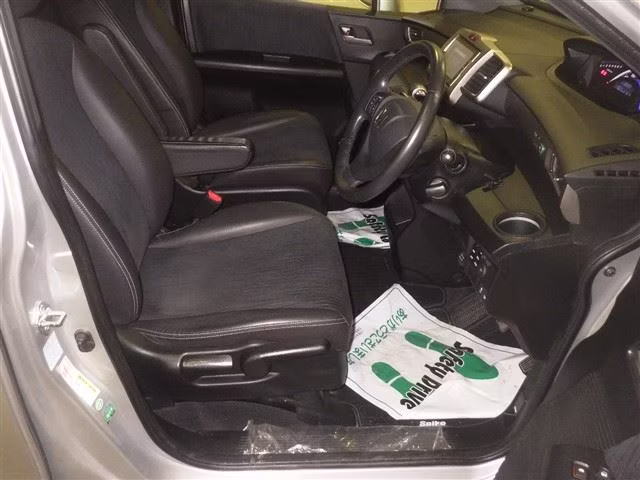 HONDA FREED SPIKE